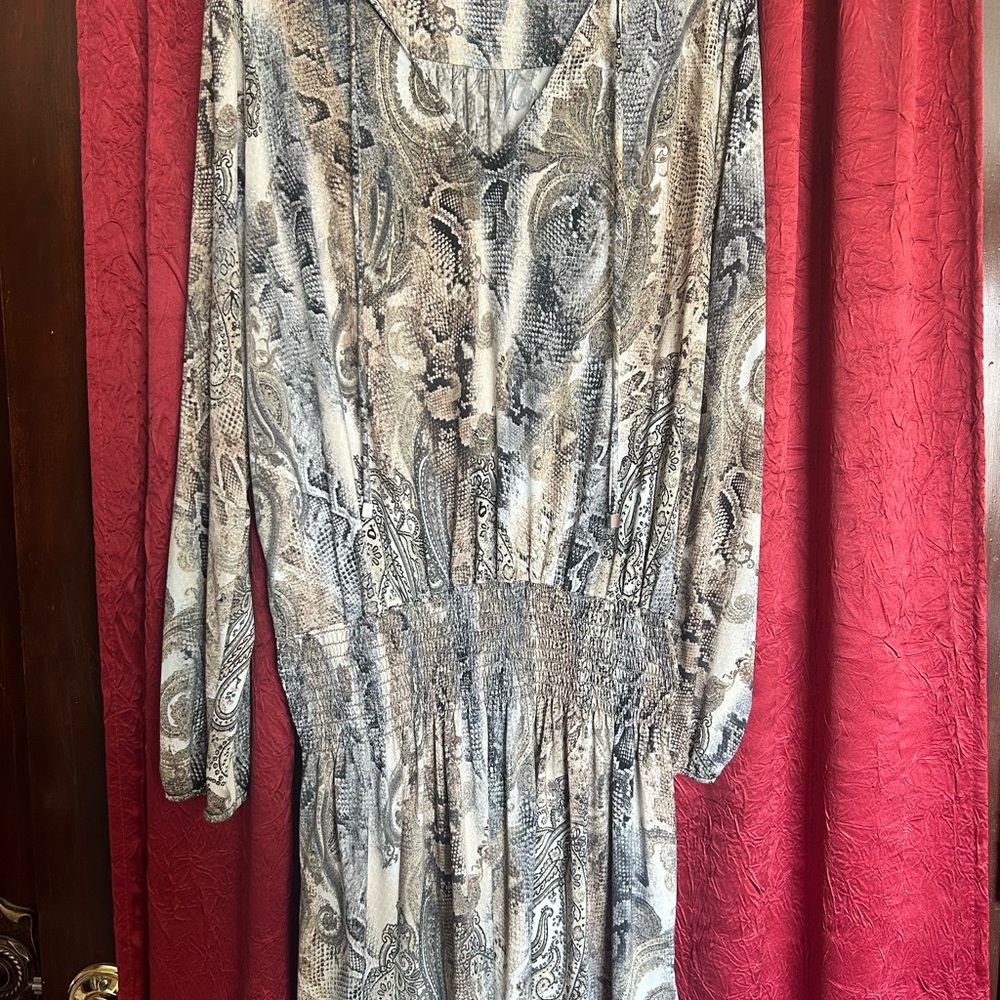 Ariella Neutral Snake-Print Long Sleeve Dress in Beige and Gray